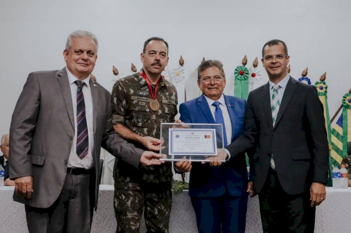 ALPB concede cidadania paraibana e Medalha Epitácio Pessoa ao general