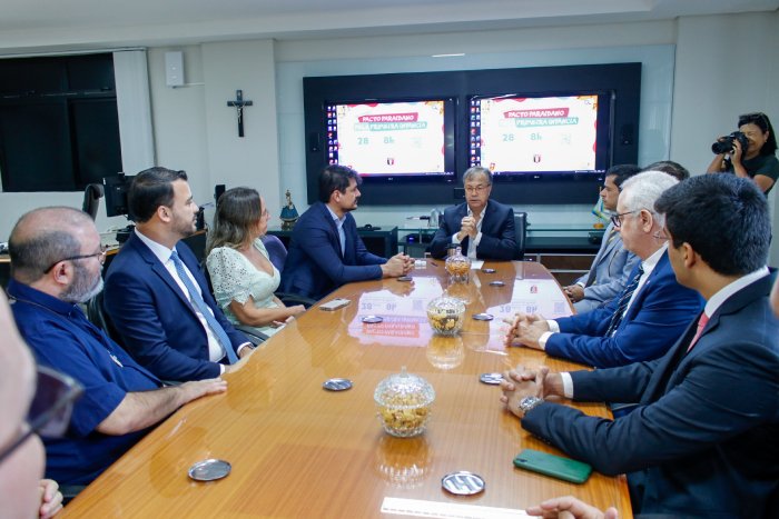 Pacto para garantir continuidade dos serviços no Hospital Padre Zé