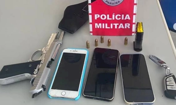 Em Blitz Da Operação Força Total Polícia Militar Apreende Arma De Fogo Munições E Veículo Com 4252