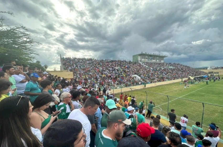 Souza e Amigos Futebol Clube comemora aniversário com festa no